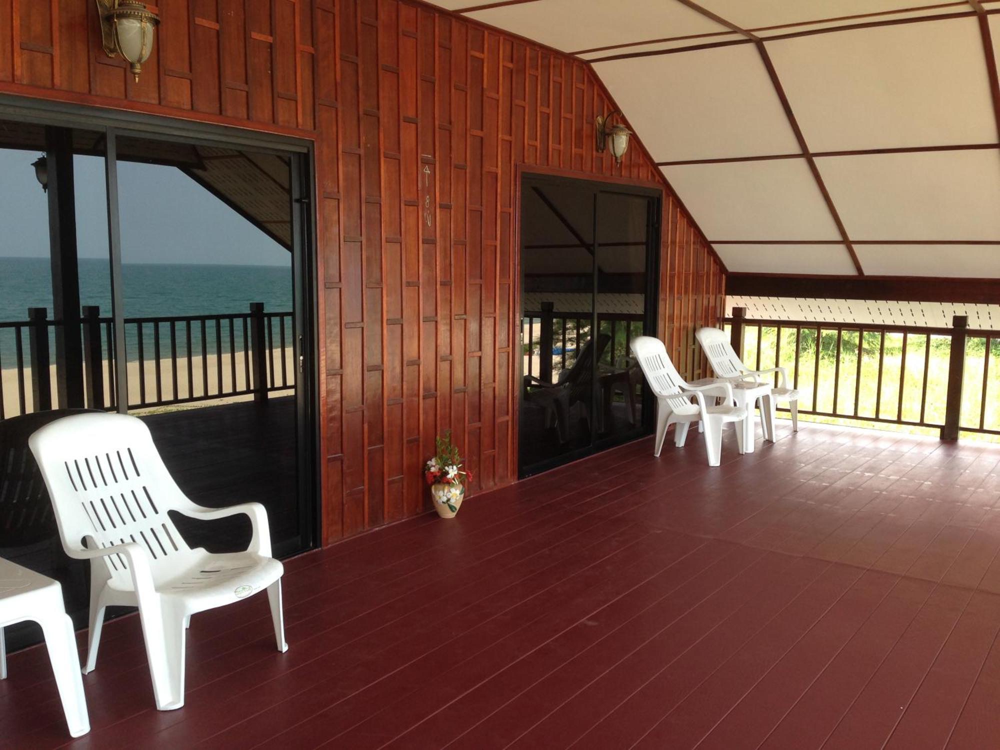 Sea Breeze House, Naiplao Beach Khanom Pokoj fotografie